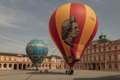 Mongolfière im Schloßhof